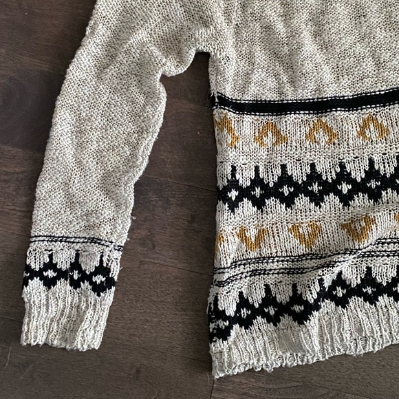 Loose Knit Crew Neck Sweater, Aztec Pattern - Picture 2 of 4